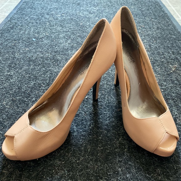 Nude Greenwich Village peep toe pumps sz 6.5 - Picture 3 of 6